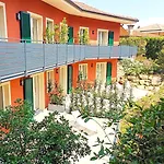 Cuserina Hotel 3*